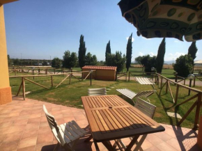 DESTE - In campagna 4 posti letto con giardino